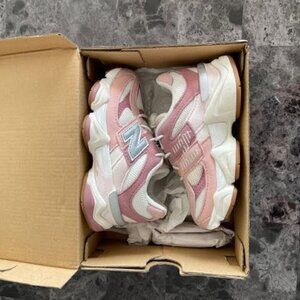 New Balance 9060 Girls' Toddler Size 8
